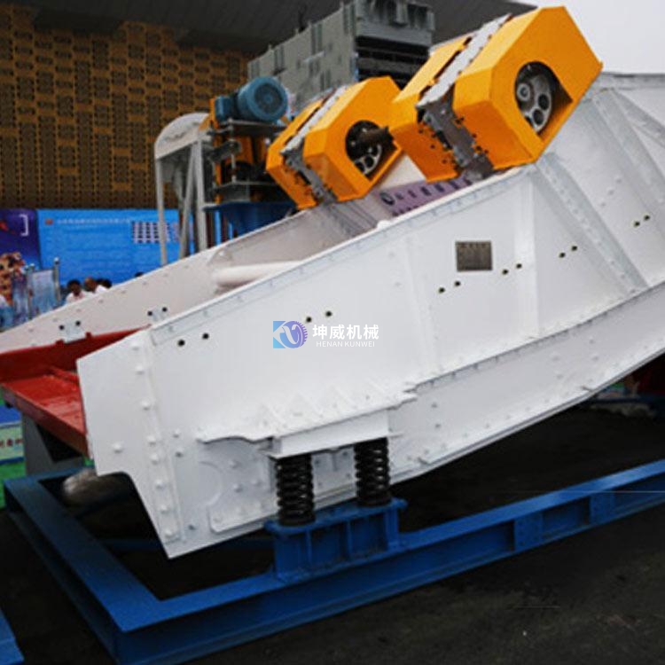 香蕉型振動篩-5