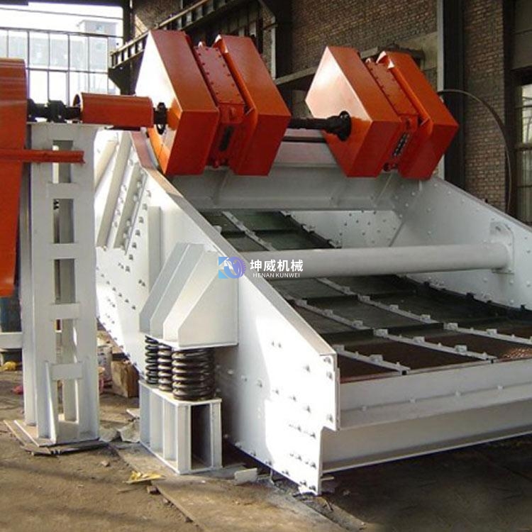 香蕉型振動篩-6